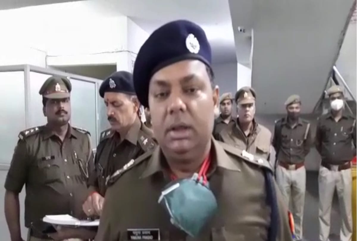 young man attacked fellow Kawadiye with knife In Barabanki of uttar pradesh