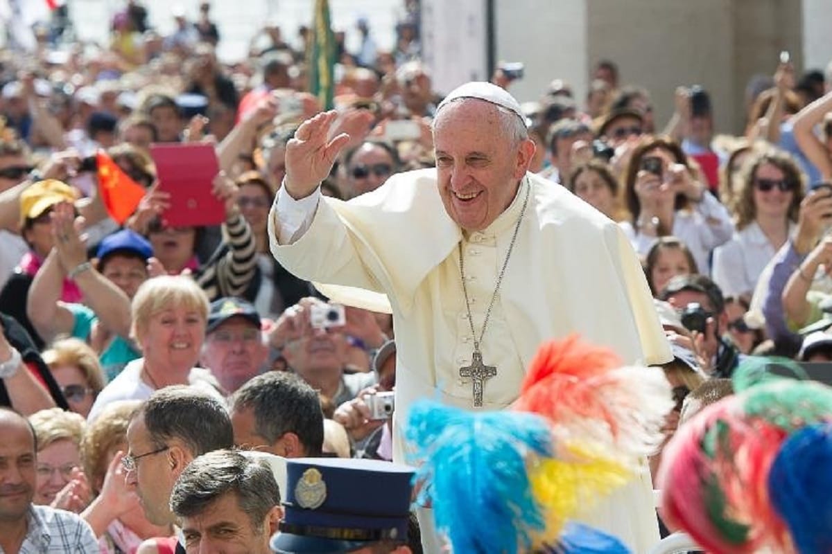 Pope Francis appeals to Vladimir Putin and Volodymyr Zelensky for immediate ceasefire