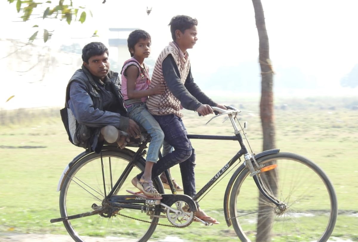special story of sympathiser Vikas for helped Handicapped boy in Siddharthnagar