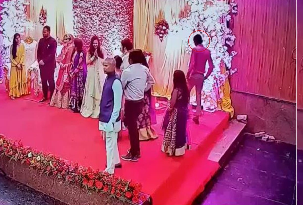 cctv camera caught thief steals purse at marriage home in mainpuri