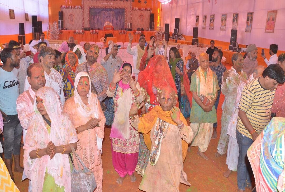 holi celebrations in rasiya baba nagar of vrindavan kumbh in mathura
