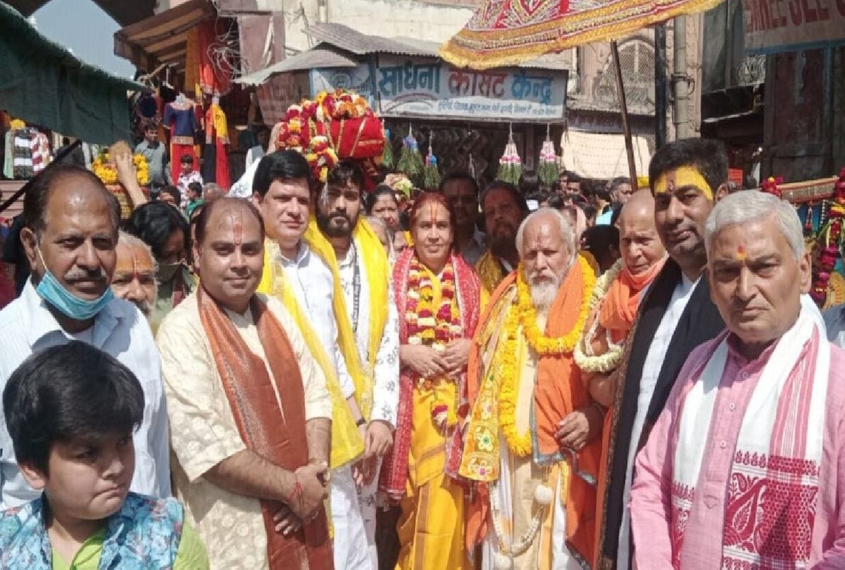 holi celebrations in rasiya baba nagar of vrindavan kumbh in mathura