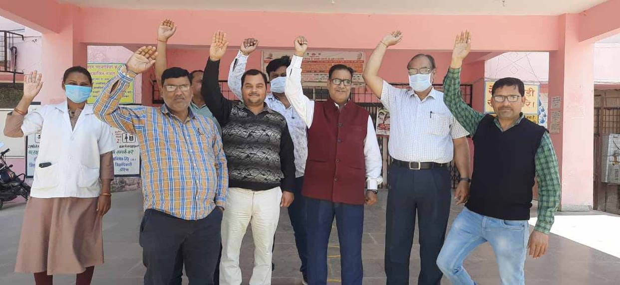 state workers protest