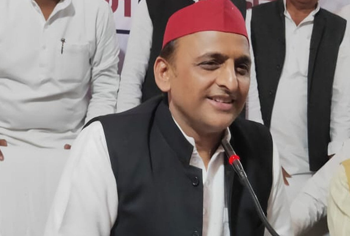 Akhilesh accuses BJP government of treating farmers inhumanly