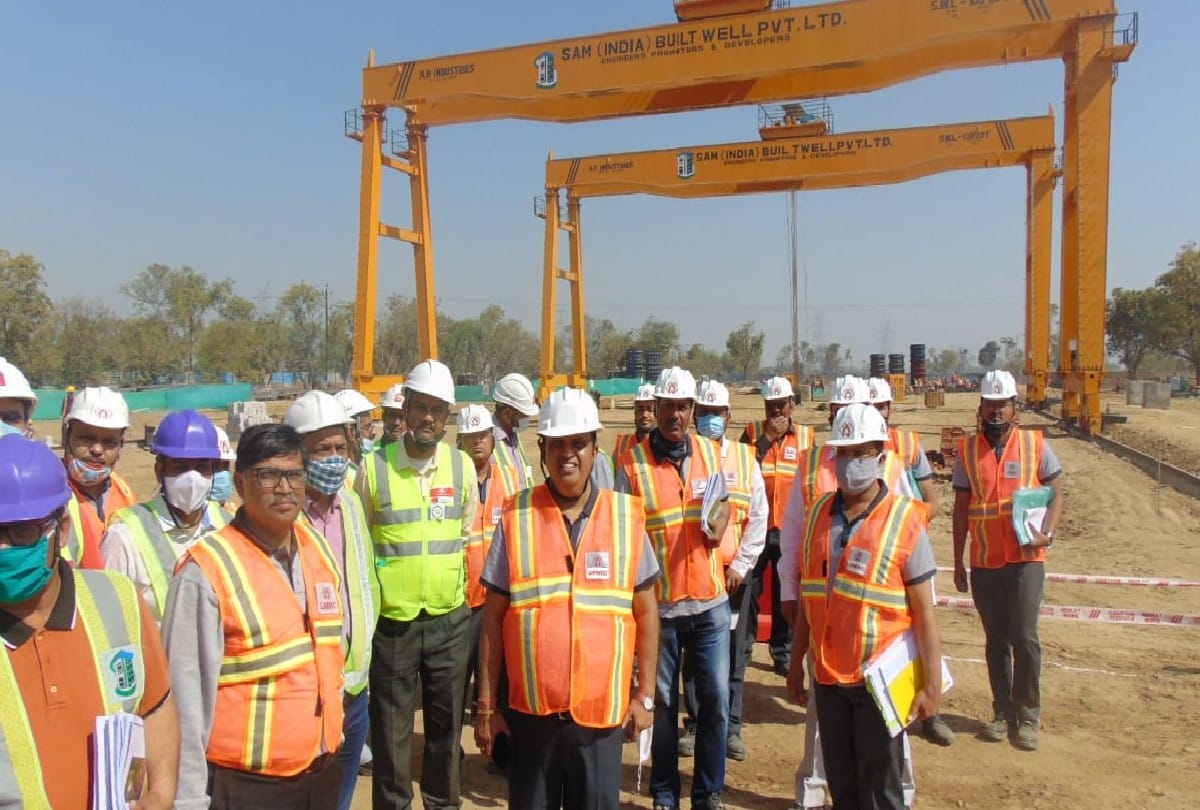 UPMRC MD kumar keshav inspects the metro station construction in agra
