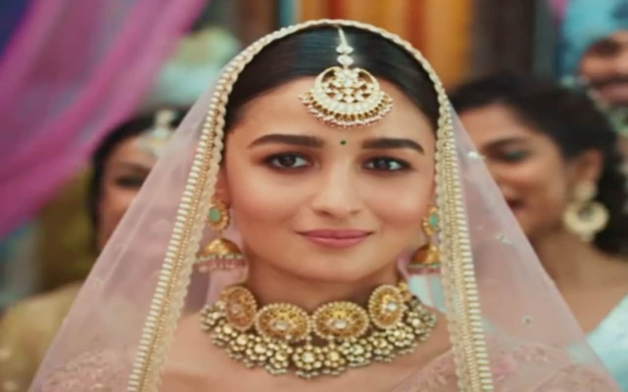 must know why preparing skin before foundation in essentials