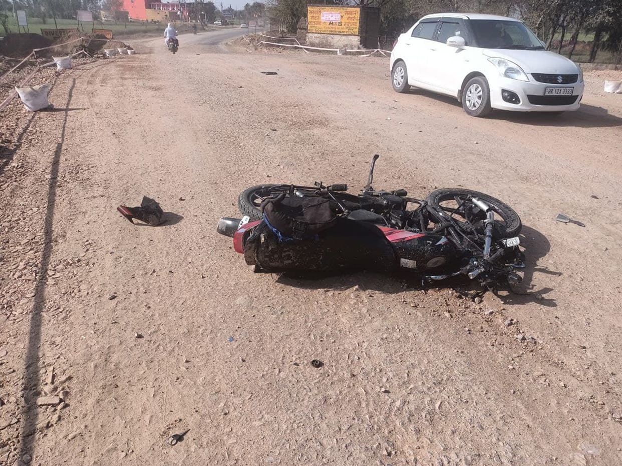 road accident, ambulence driver death