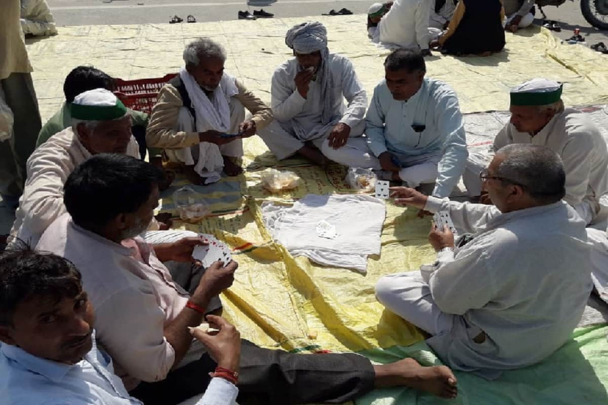 BKU activists has eastern peripheral expressway jam against agricultural laws in Baghpat