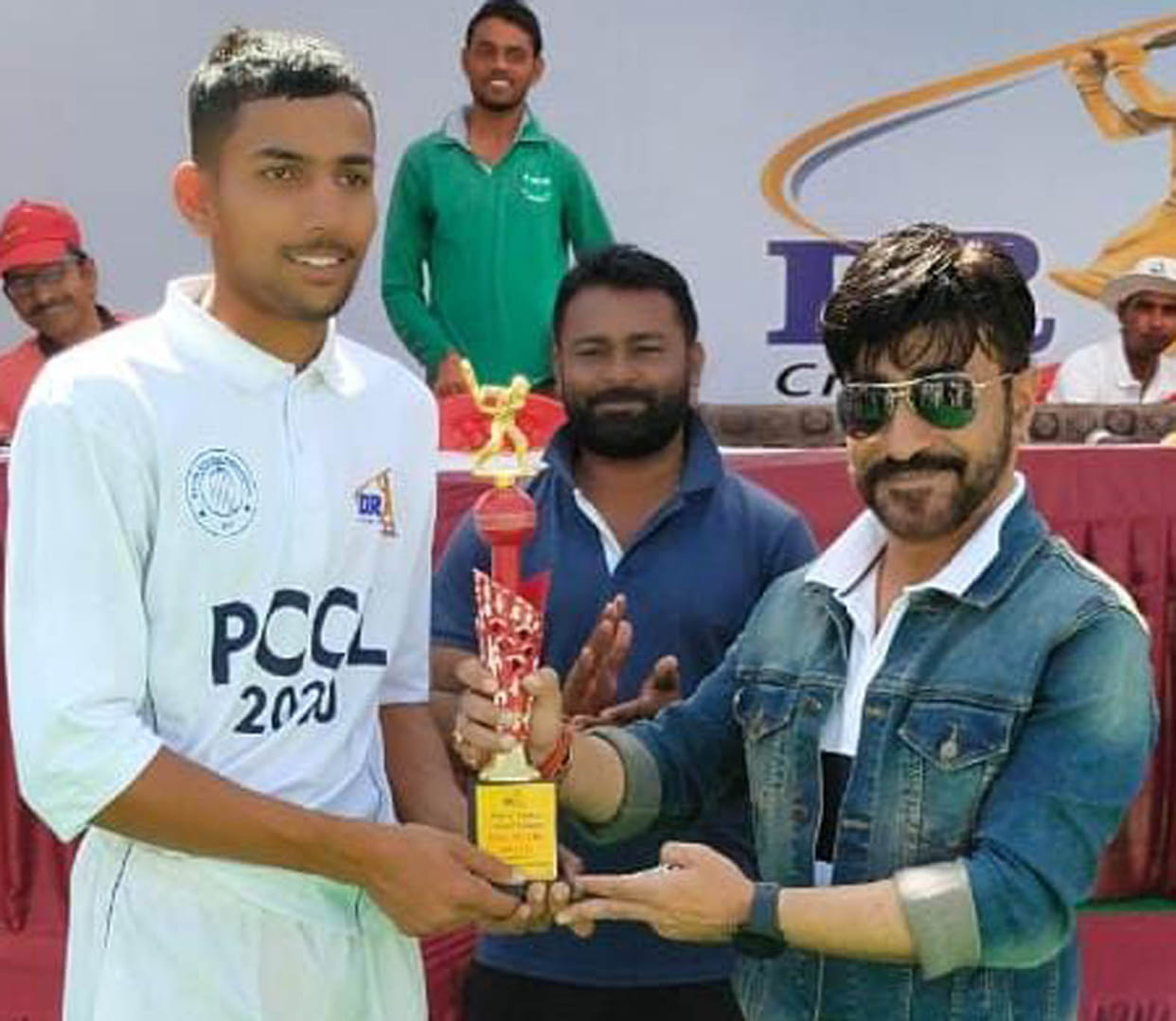 cricket,match,team,winner honored,collage