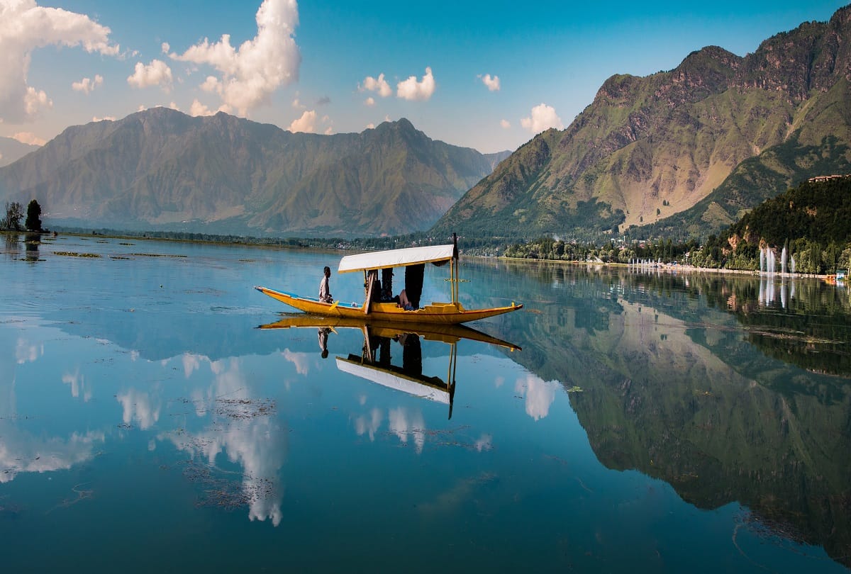 Enjoy boating in these lakes around Delhi during the rainy season