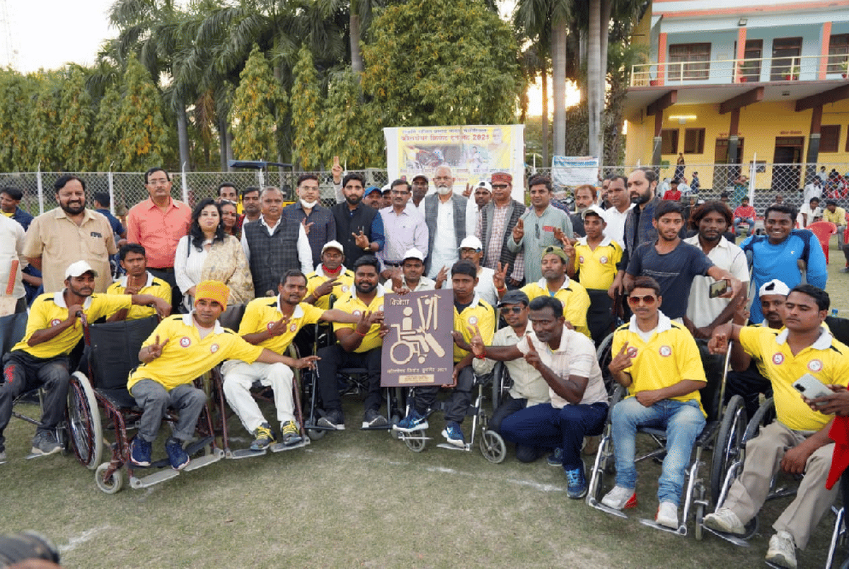 Divyang Cricket Competition: players played cricket by wheel chair in varanasi