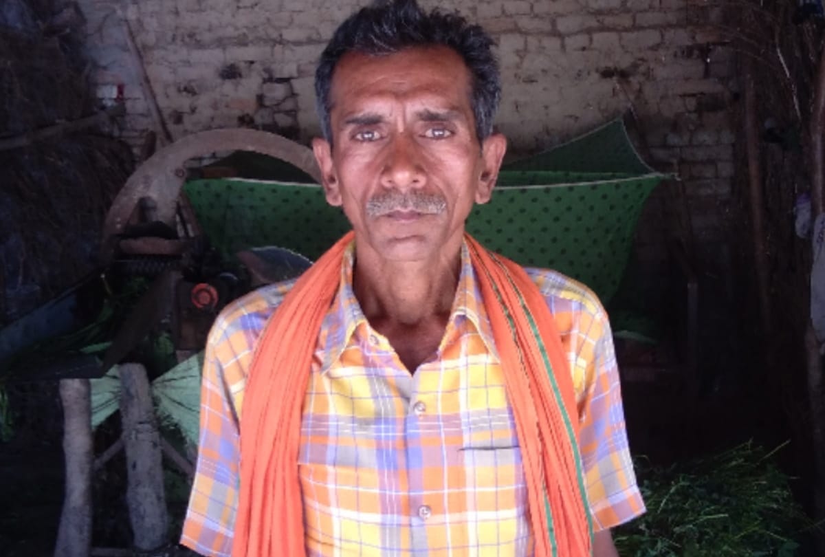 Two people declared dead in records of Sahjanwa Tehsil gorakhpur being alive