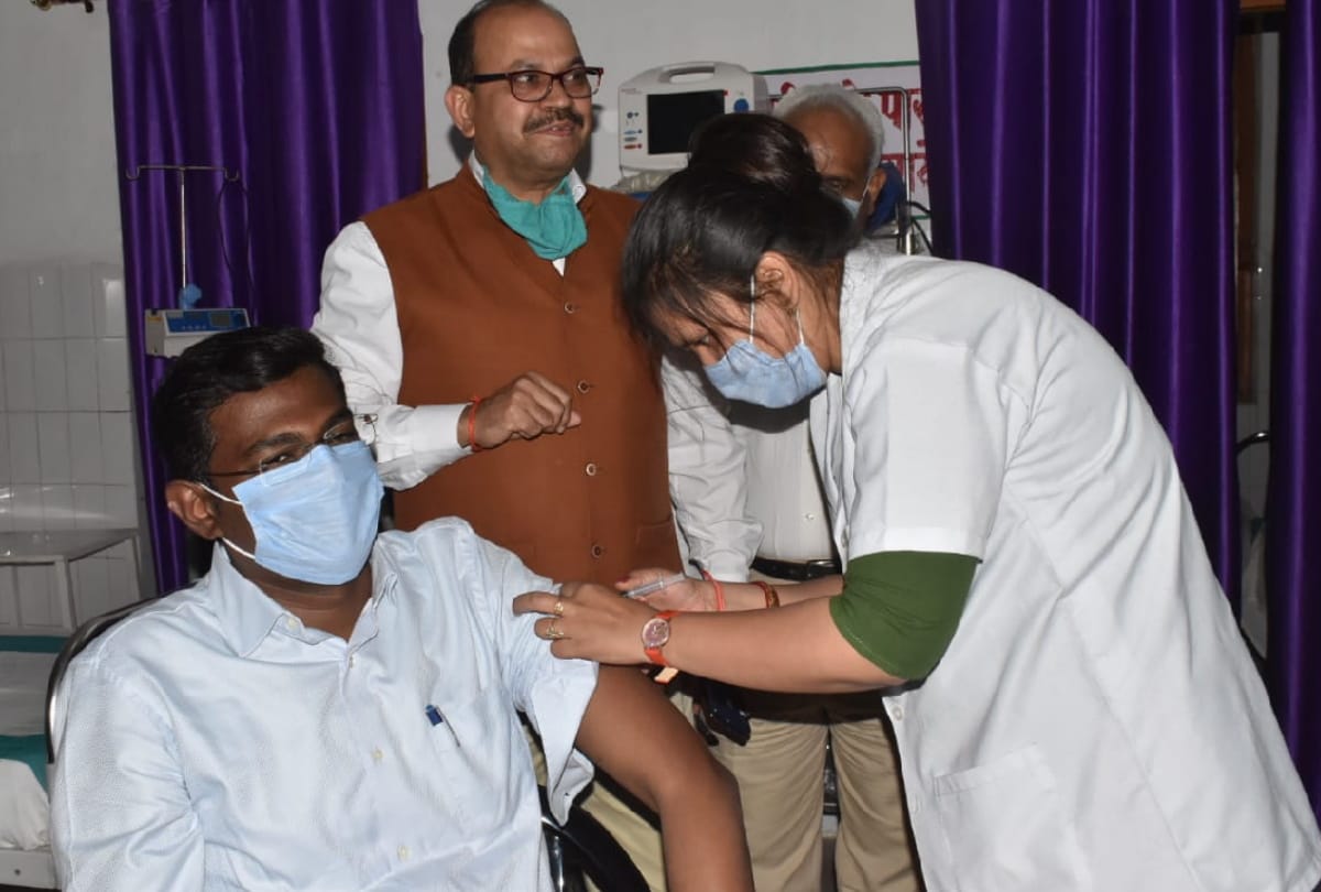 Corona Vaccination in Gorakhpur UP News