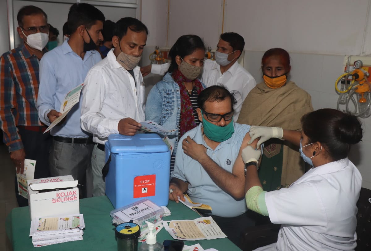 Corona Vaccination in Gorakhpur UP News