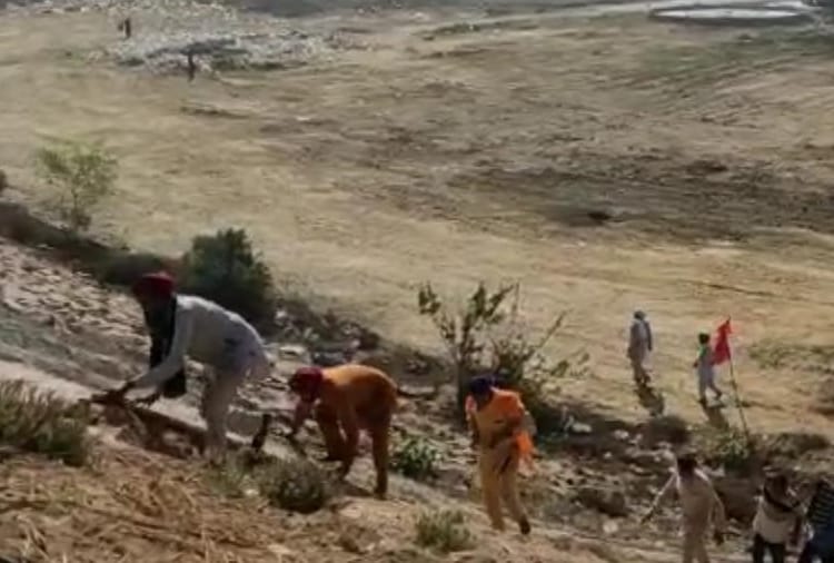 Farmers blocked Kundli manesar palwal expressway to oppose Farm Laws