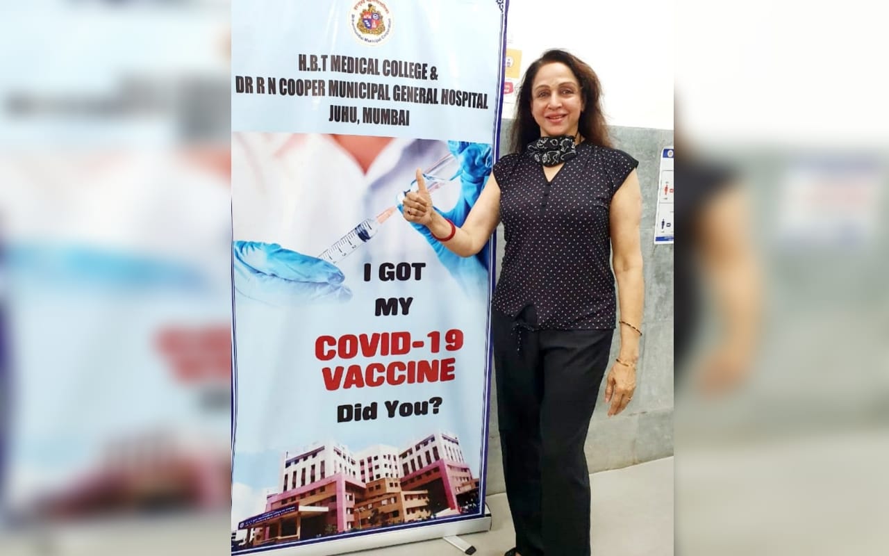hema malini has taken covid vaccine along with the public at Cooper Hospital