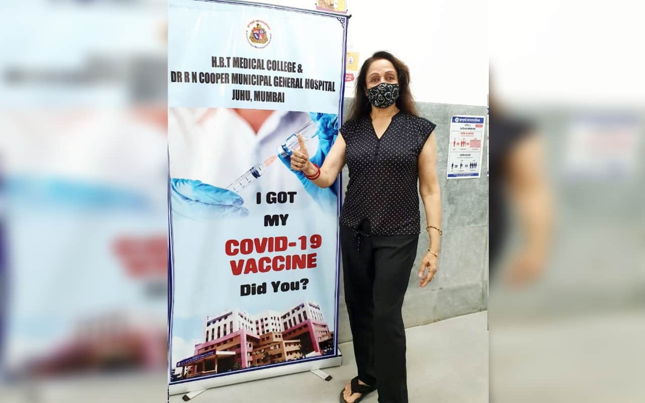 hema malini has taken covid vaccine along with the public at Cooper Hospital