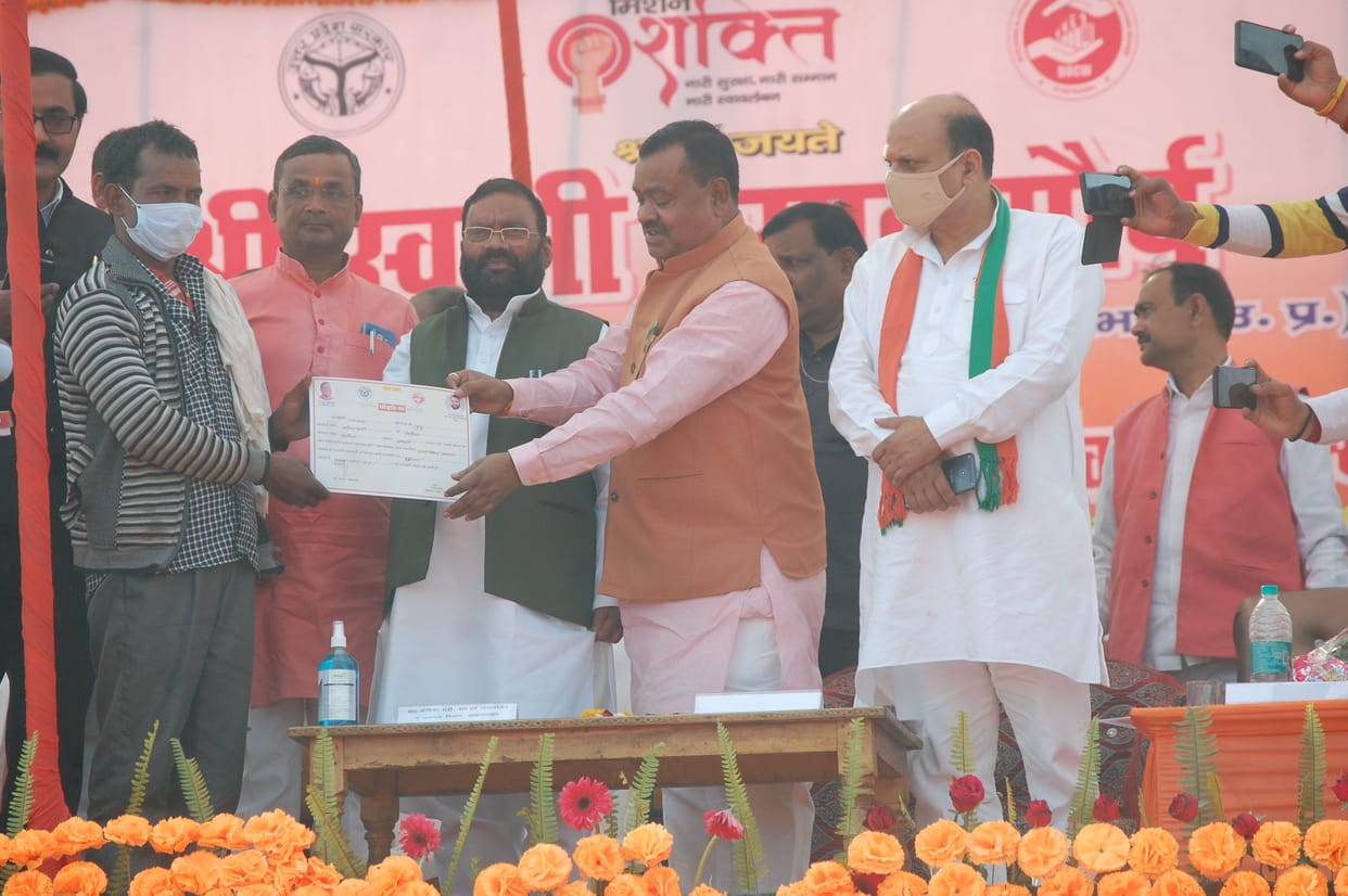 Labor Minister benefited 11 thousand workers