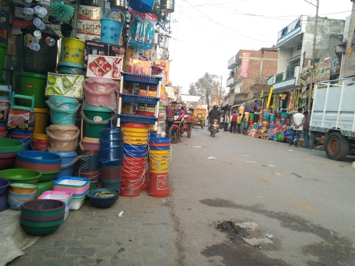 Ghazipur: Municipal Council unseen, every intersection of the city and tiraha encroachment