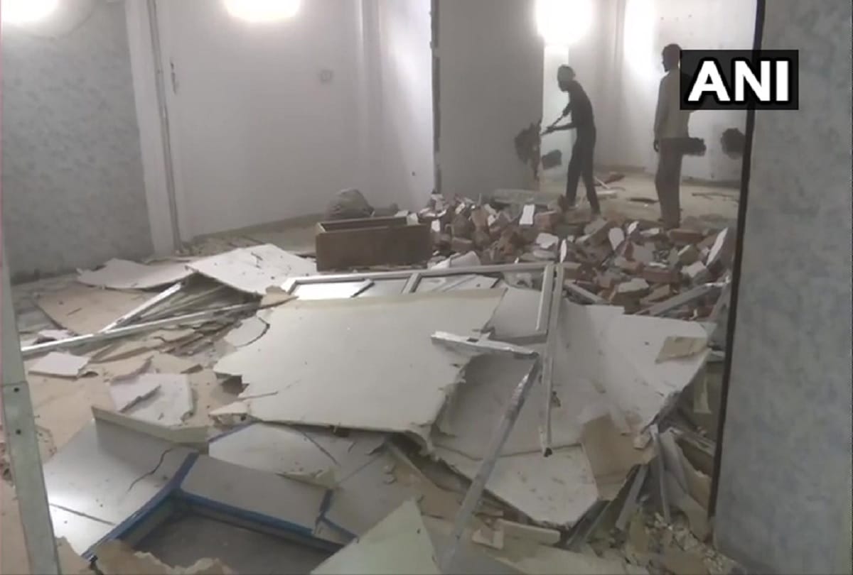 Lucknow Development Authority begins demolition of illegal properties of people associated with Mukhtar Ansari