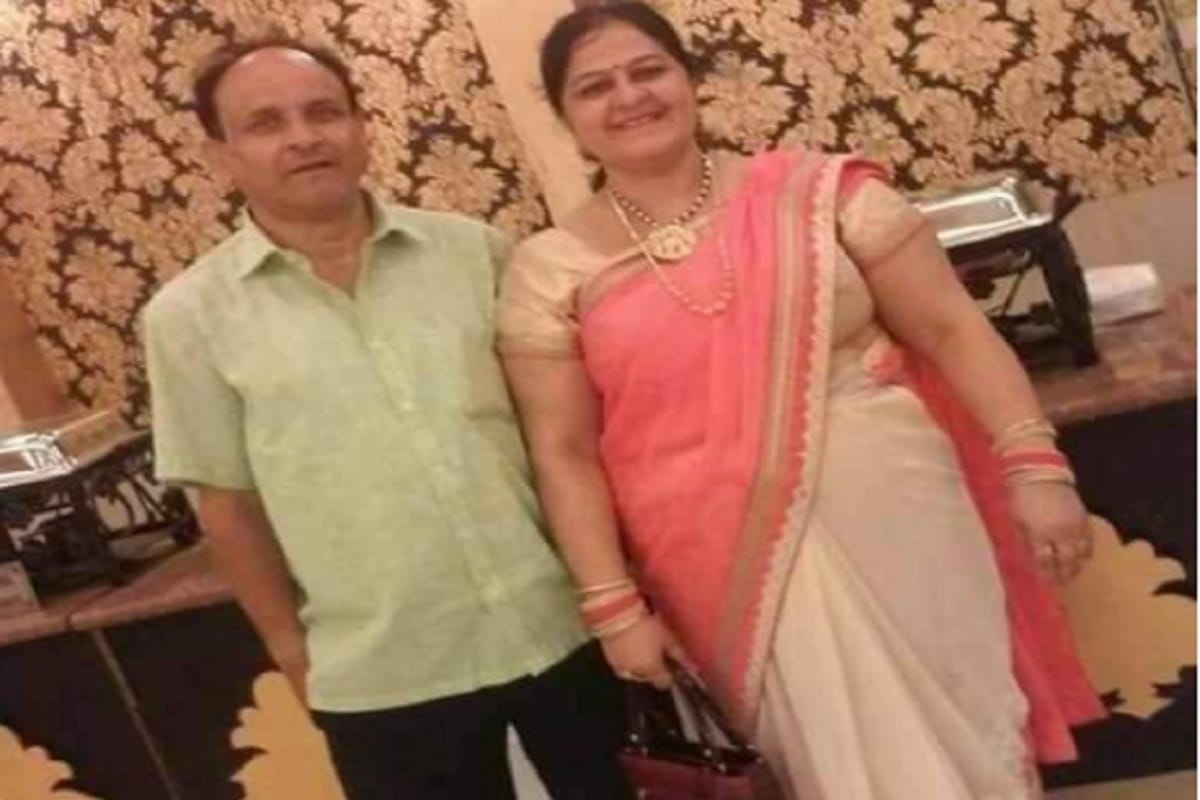 A young man shot dead his father and firing on police team in Meerut