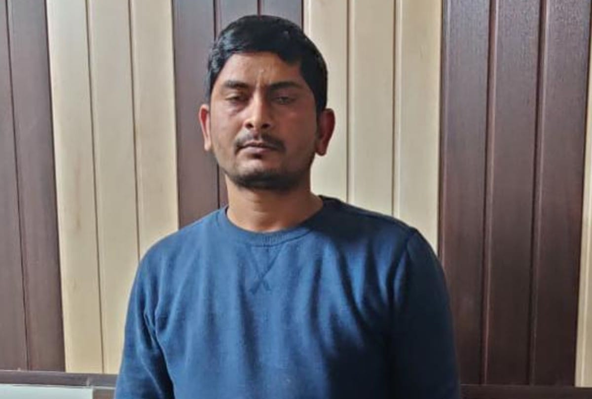 Police sent Mehtab to jail for threatening a girl in agra