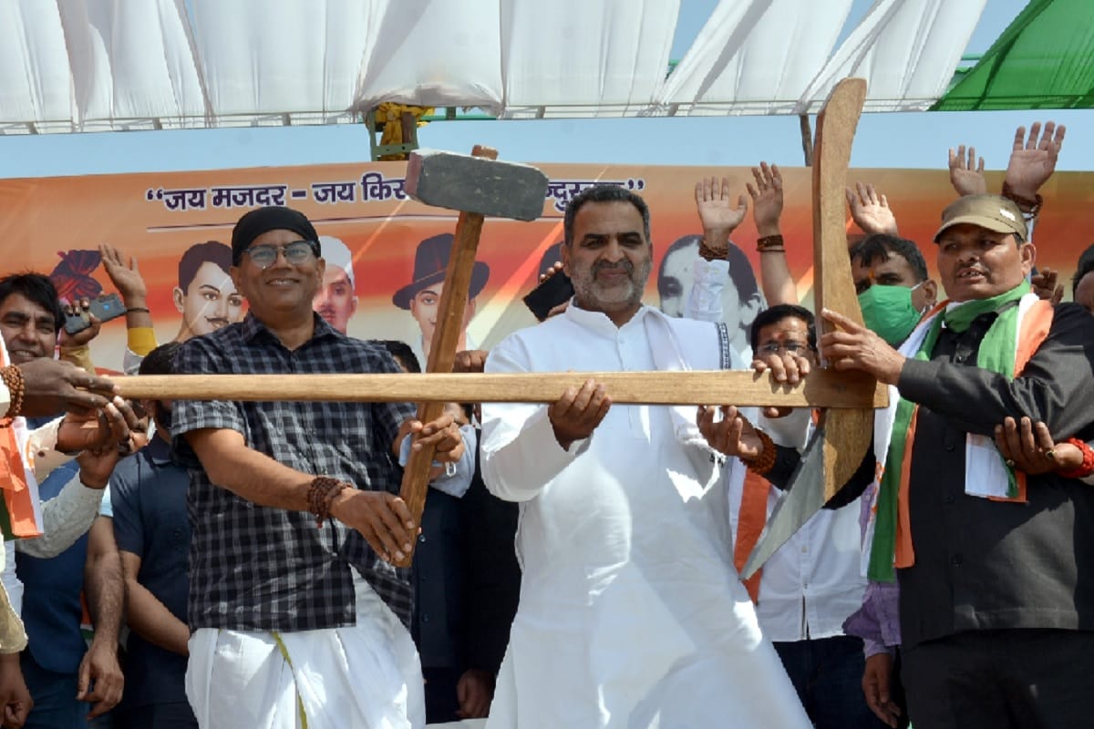 Minister Sanjeev Balyan says will not finish land of farmers from New agricultural laws