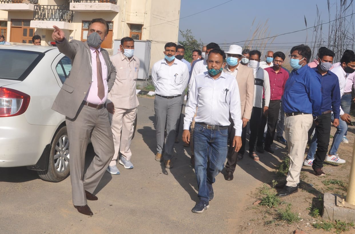 Broken roads, bad sewer smells, garbage piles