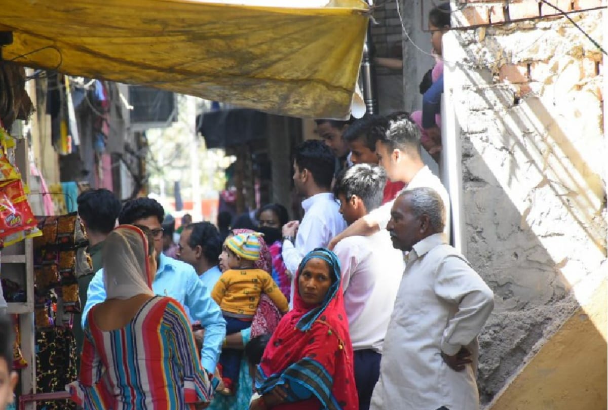 suicide in delhi Savita father allegation Son in law used to beat my daughter He is responsible for death see photos