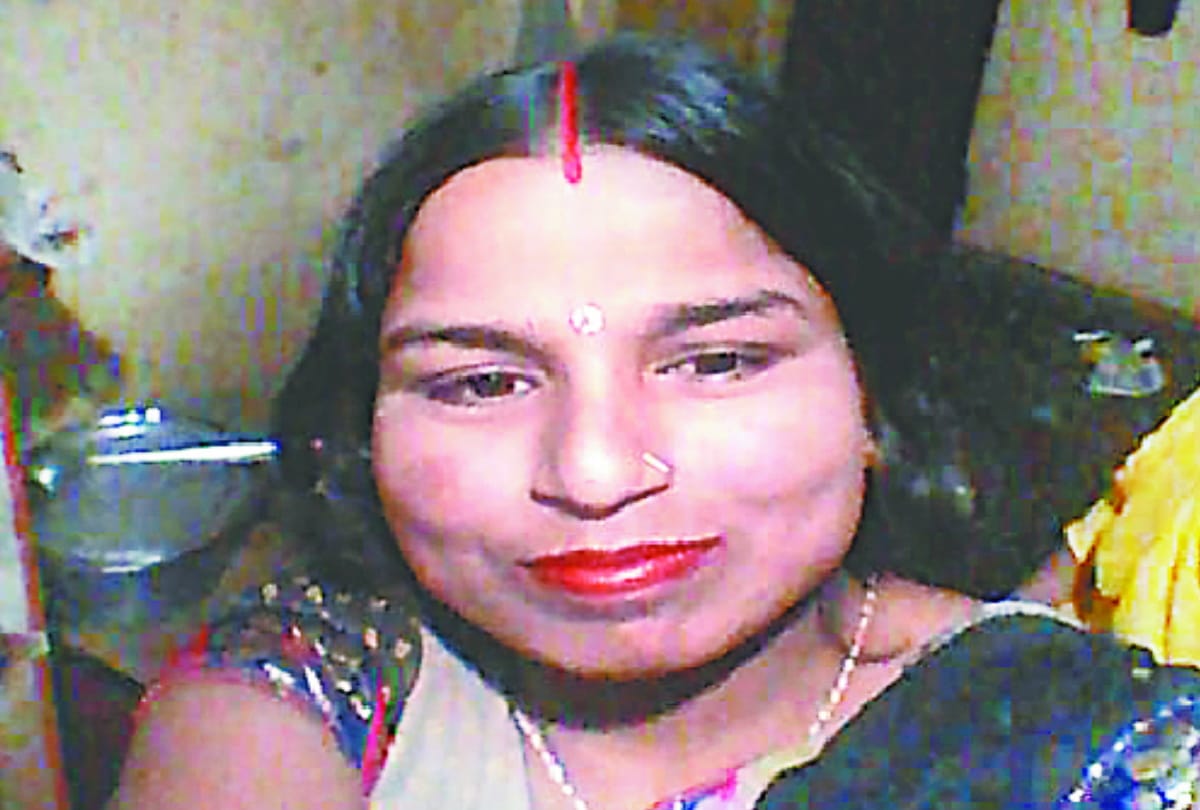 suicide in delhi Savita father allegation Son in law used to beat my daughter He is responsible for death see photos
