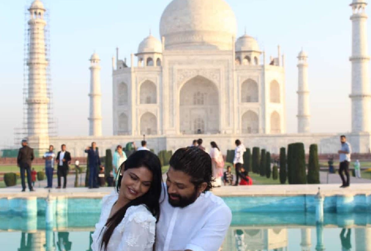 Telugu actor Allu Arjun visits Taj Mahal with wife sneha reddy on marriage anniversary