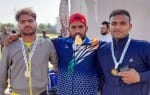 गोल्ड मेडल को चूमते रणखंडी के खिलाड़ी रवि ठाकुर