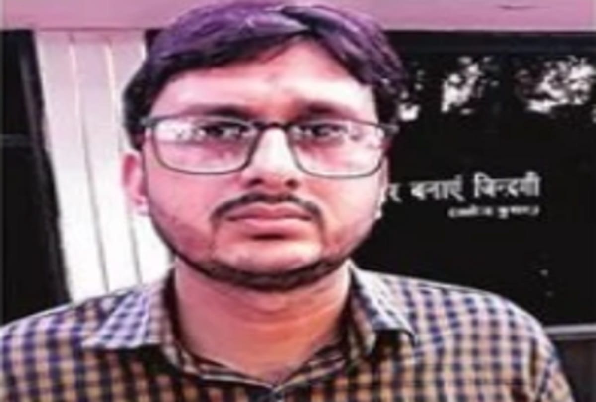 Muradnagar News : student of 12th shot teacher after being scolded in class