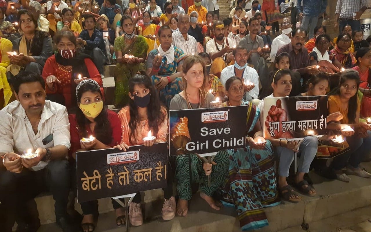 Resolve not to commit feticide during Ganga Aarti