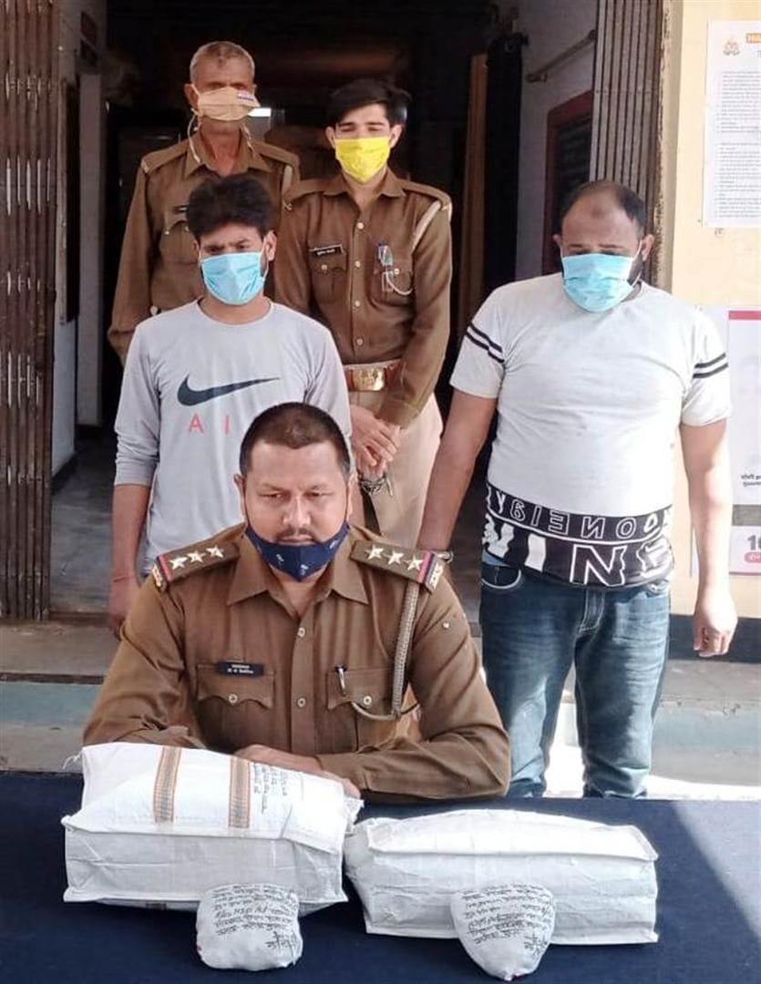 Hathras: Two vicious people arrested with a hemp of Rs 70 thousand