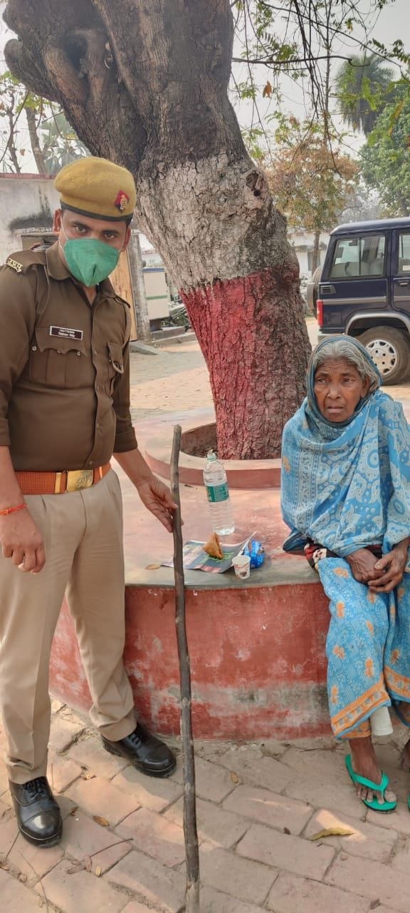 constable help old women