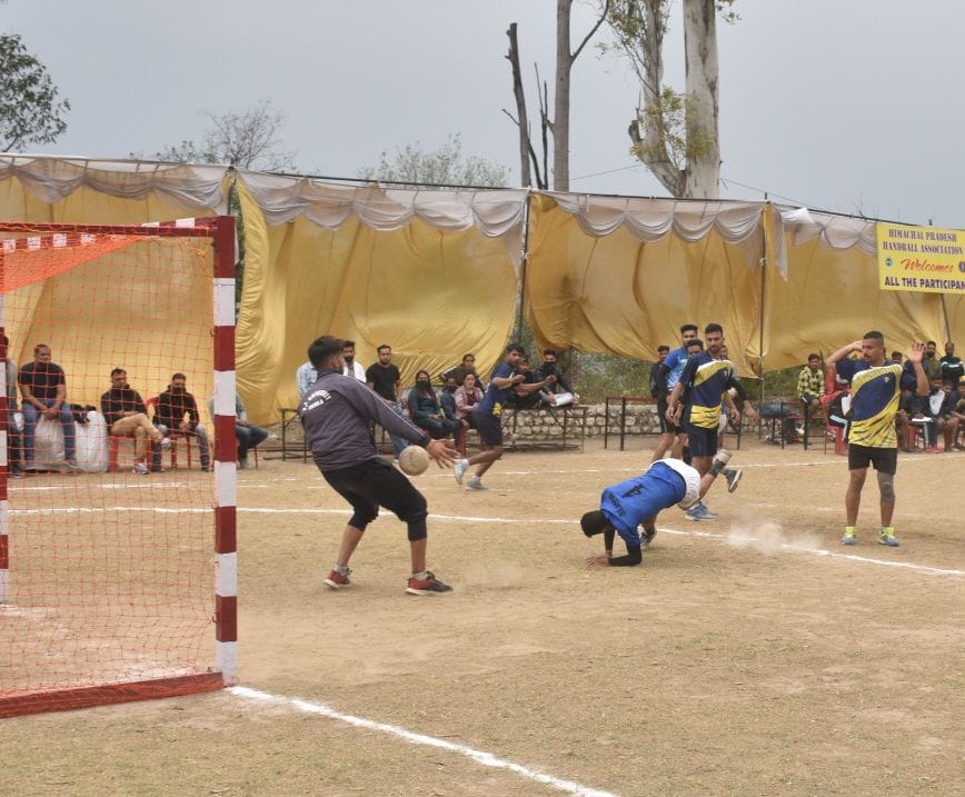 una and mandi won handball compition