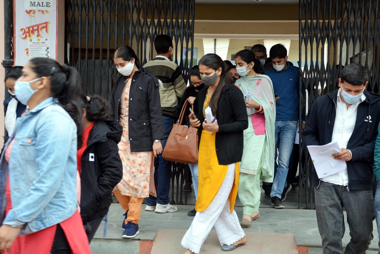 Hundreds gave technical assistant and JE examination