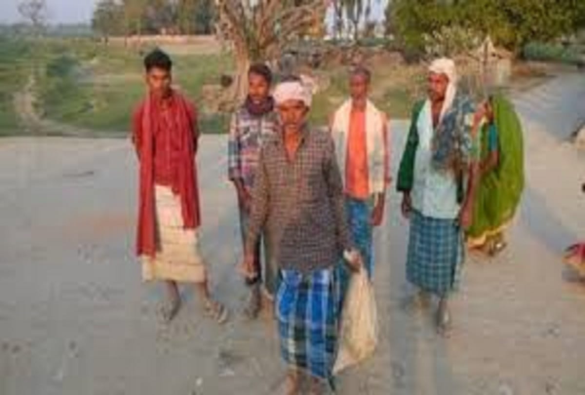 Bihar Police Ordered The Body To Be Taken To The Hospital The Father Carrying The Body Of The Son In A Bag And Walked 3 KM