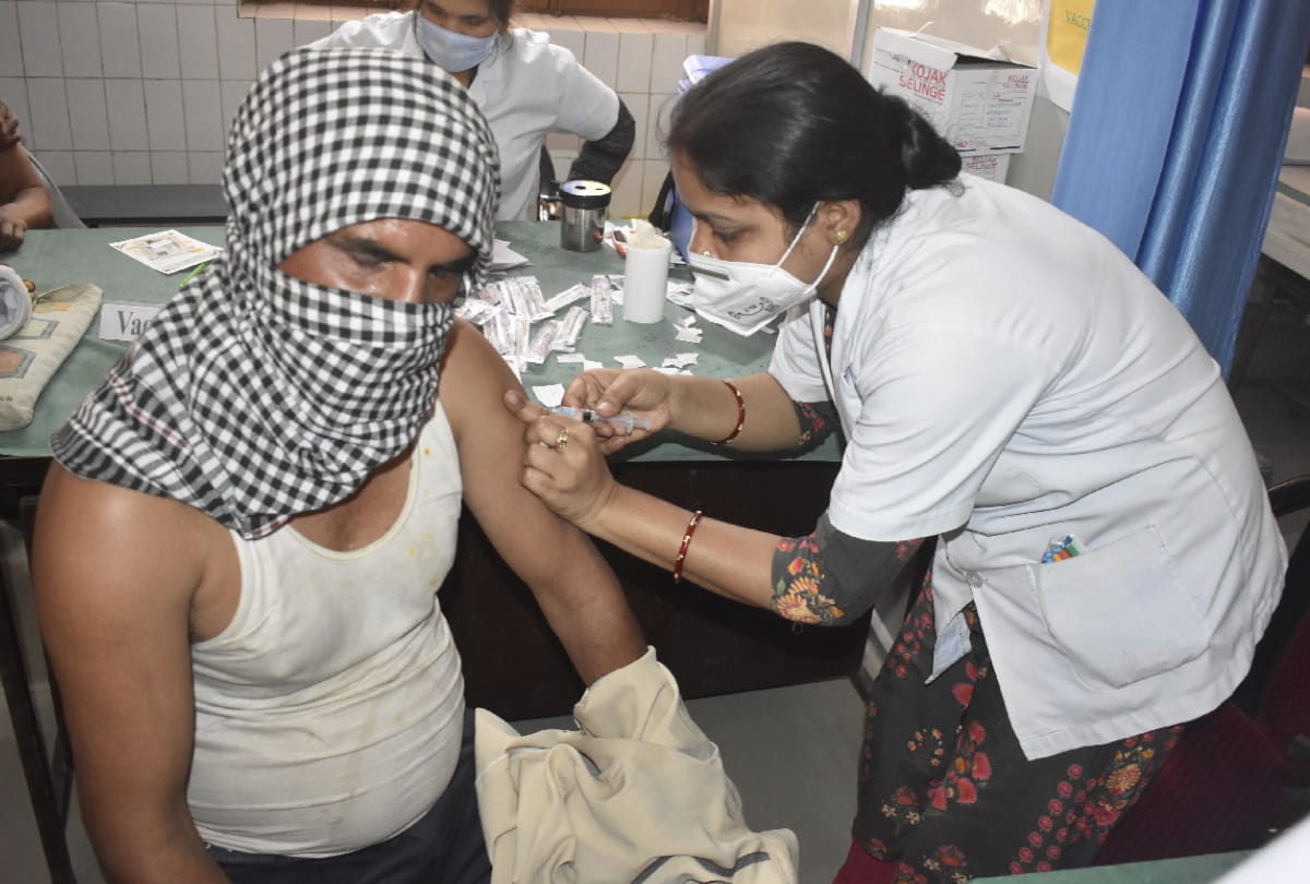 779 vaccinated at seven booths in Gorakhpur
