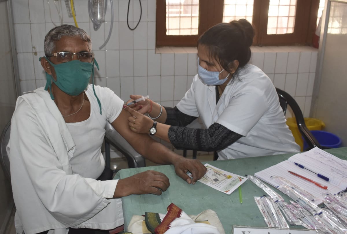 779 vaccinated at seven booths in Gorakhpur