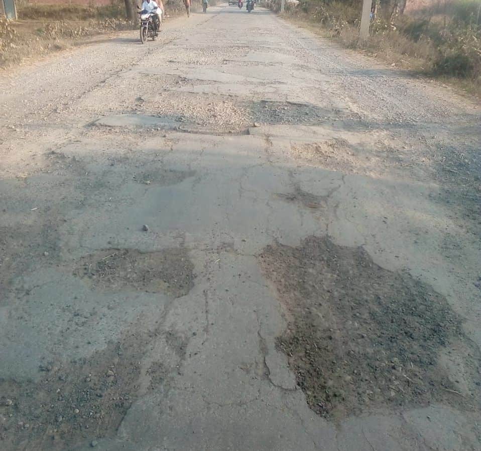 Two-lane road from Etiathok to Khargupur to be built with 20 crores