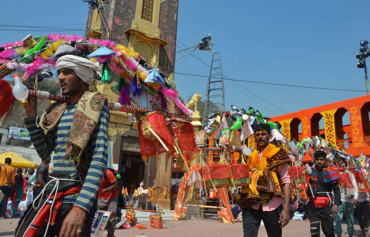 Haridwar Kumbh Mela 2021: kanwad devotee rush in haridwar, photos