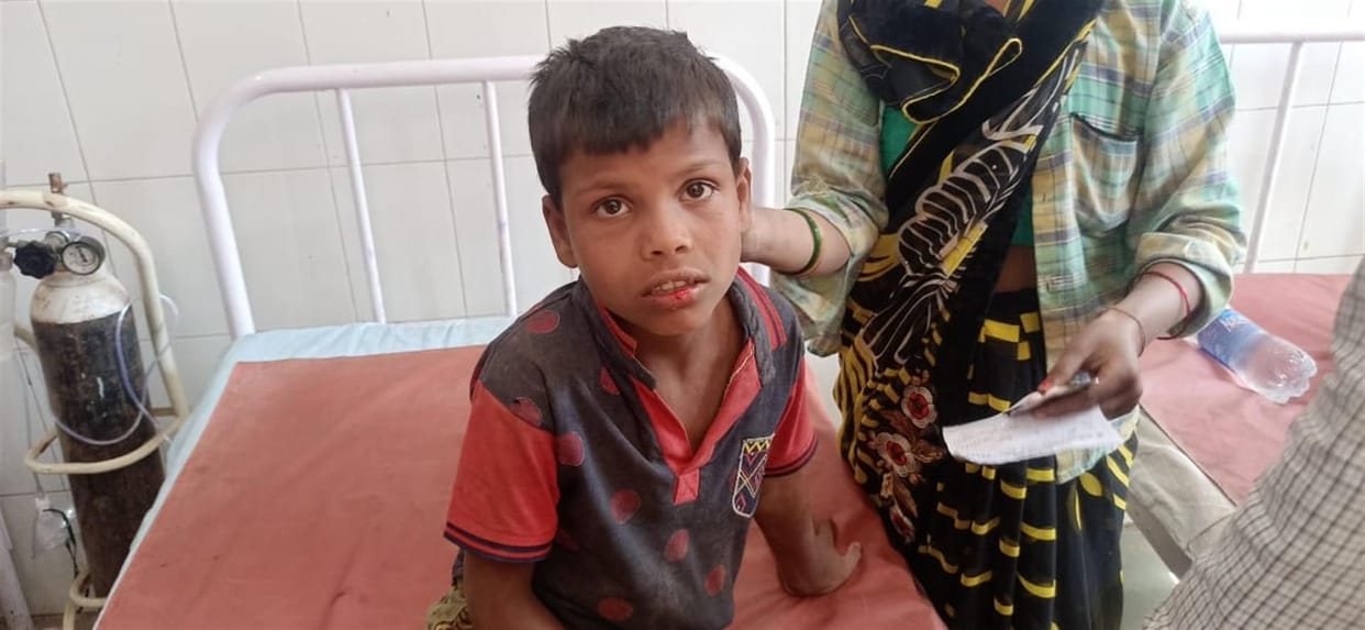 Hathras: Six people injured as tractor-trolley balance deteriorates