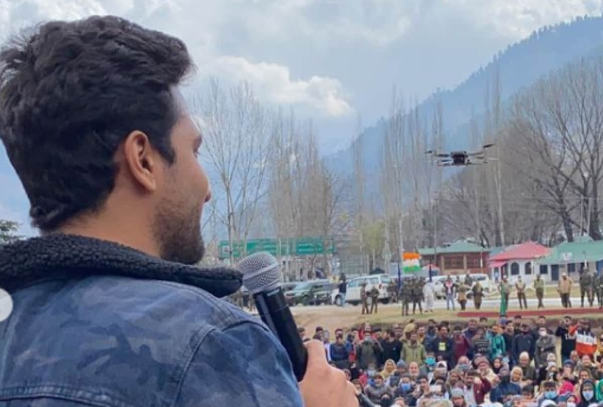 Vicky Kaushal shares photos from visits indian army base camp in uri