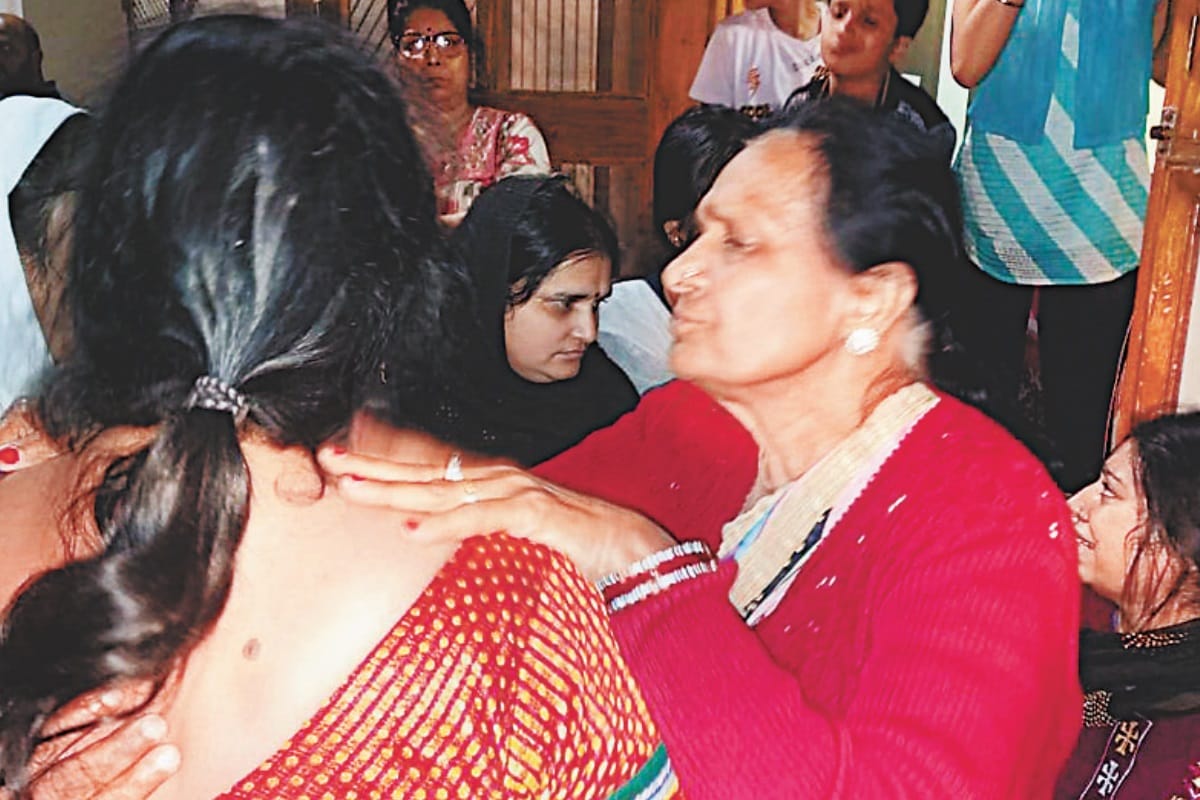 Son shot dead his Father for not giving one crores in Meerut, arrested