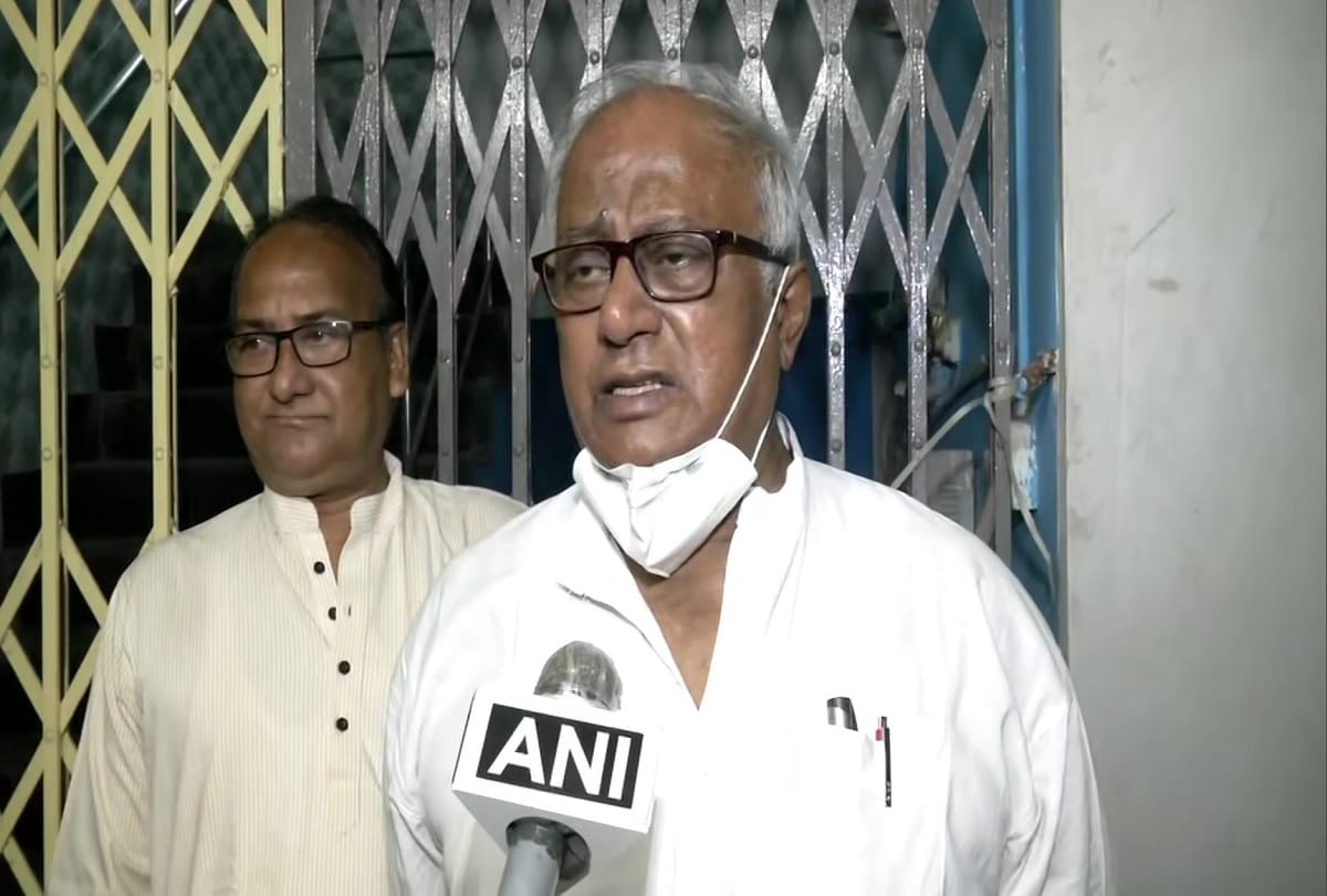 TMC MP Saugata Roy said- Mithun Chakraborty is not a star of today, BJP threatened him so  he joined BJP