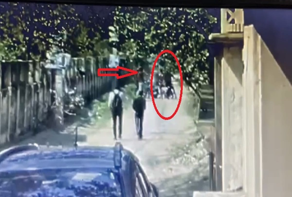 ghaziabad news Student shot teacher in modinagar of ghaziabad Police also surprised about shootout see photos