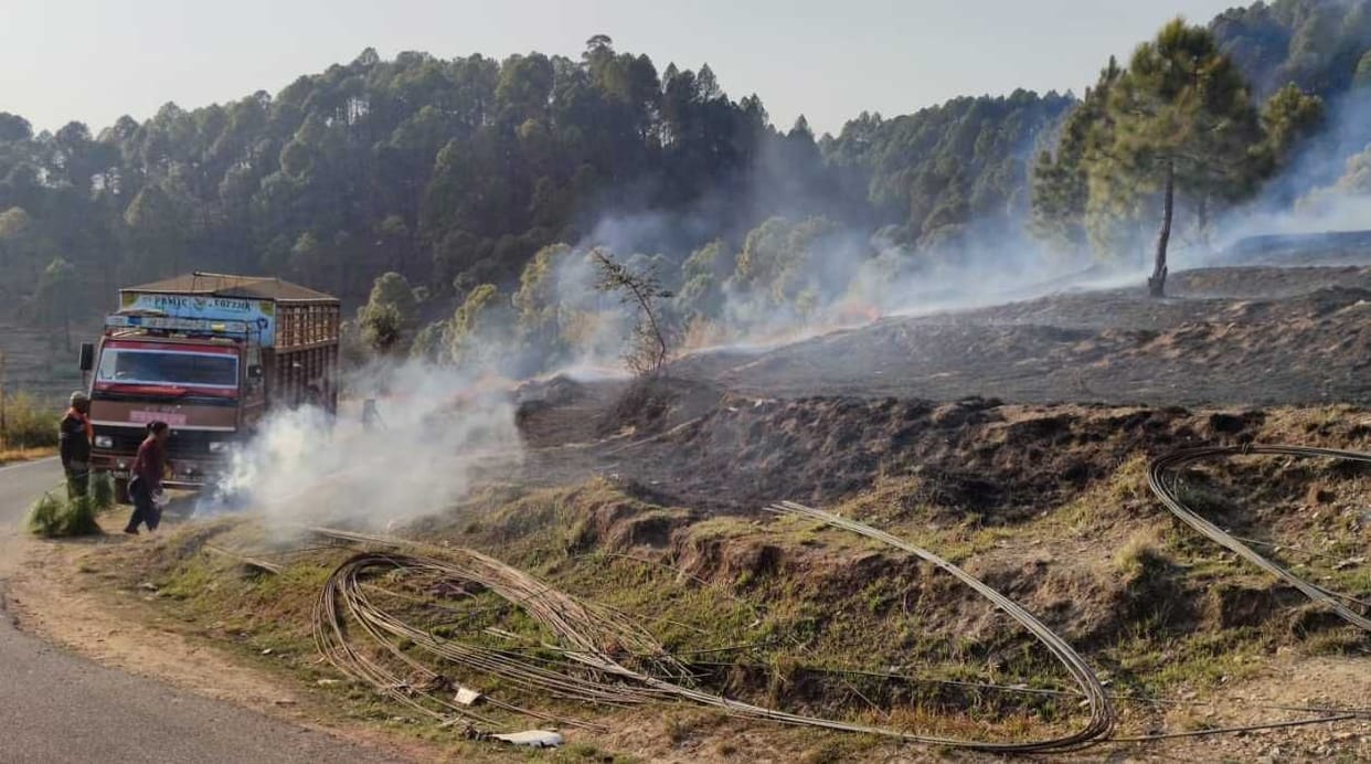 Wildfire reaches residential area in Saniudiyar