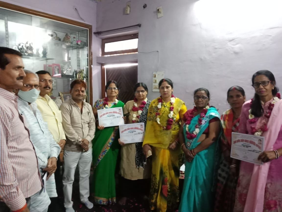 Guddi Bajpai became the president of Mahila Vyapar Mandal